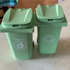 Toy Trash & Recycling cans